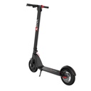 La trottinette électrique AsVIVA ES01 dépliée en vue de trois-quarts avant avec un marchepied robuste