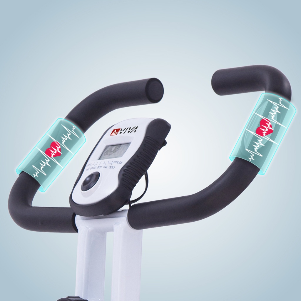 Capteurs de pouls tactiles sur le guidon du vélo d'appartement AsVIVA H14 pour la mesure de la fréquence cardiaque pendant l'entraînement