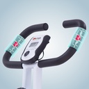 Capteurs de pouls tactiles sur le guidon du vélo d'appartement AsVIVA H14 pour la mesure de la fréquence cardiaque pendant l'entraînement