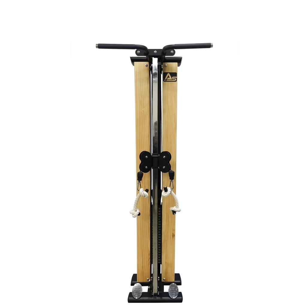 Station de musculation AsVIVA MG7 en bois véritable clair en vue frontale avec poignées de traction et poulies à câble avec repose-pieds inclus